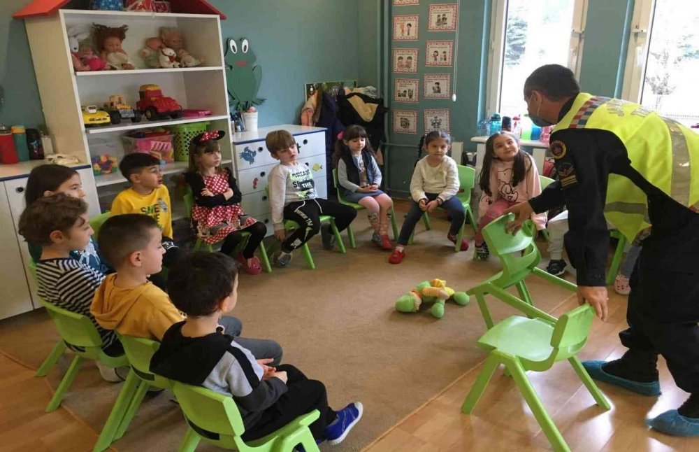 Jandarmandan miniklere çizgi film