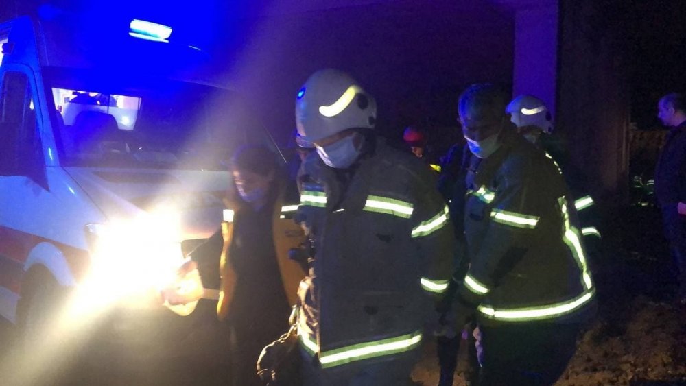 Fabrika işçilerini taşıyan minibüs köprü inşaatına uçtu