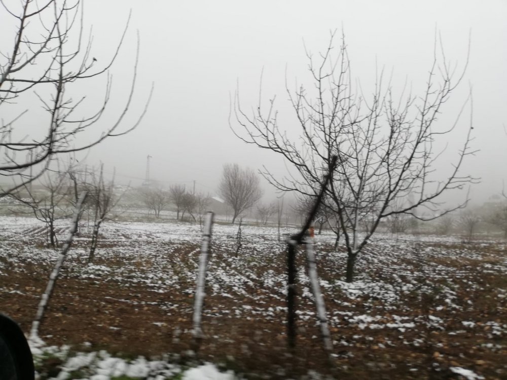 Osmaneli’nin yüksek kesimlerinde kar yağışı etkisini gösterdi