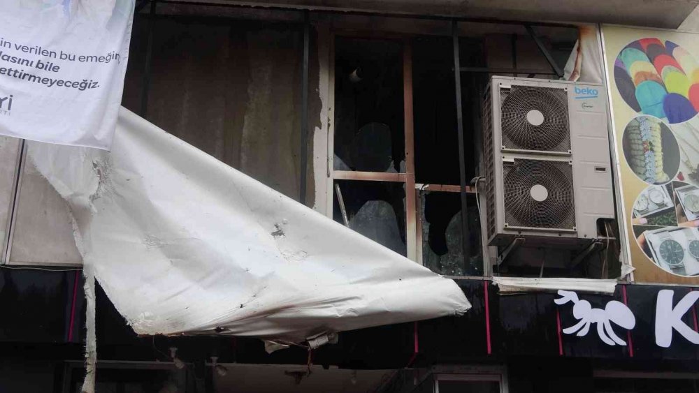Bijuteri dükkanında yangın çıktı