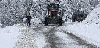Bozüyük’te kardan dolayı kapalı köy yolu kalmadı