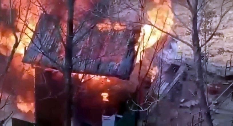 Bungalov ev alev alev yandı