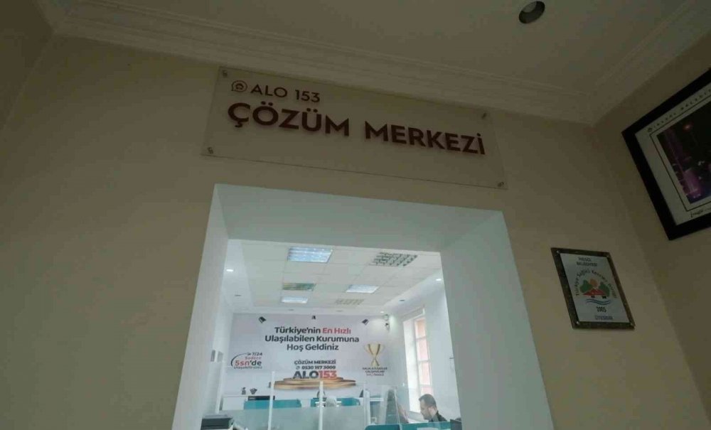 Çözüm merkezini arayan minik çocuk ile personelin diyaloğu gülümsetti