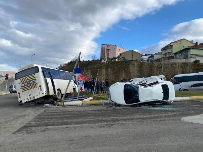 otobus-ile-otomobil-carpisti1.jpg