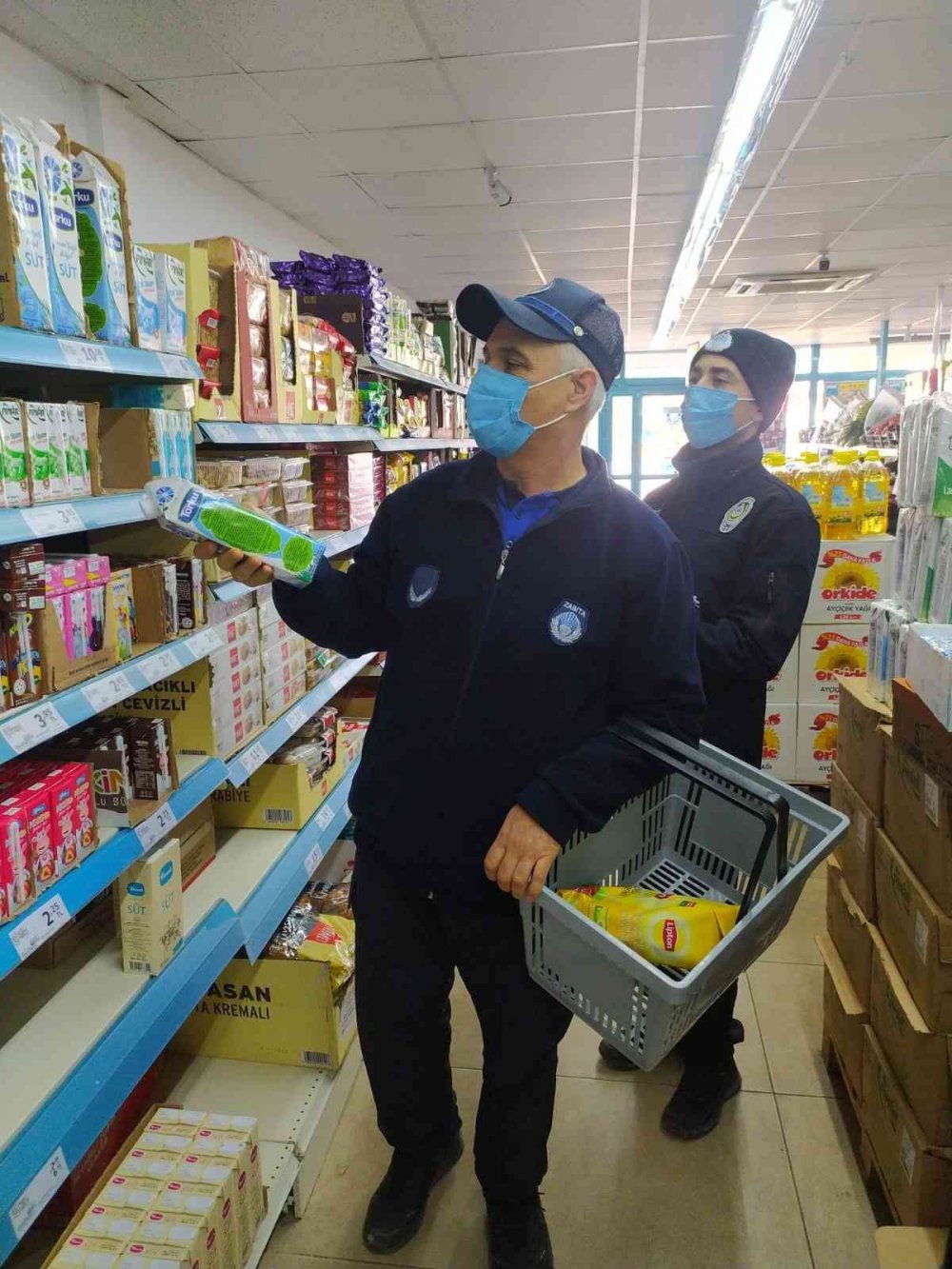 Osmaneli İlçe Belediyesi Zabıta Müdürlüğü ekipleri denetim için sahada