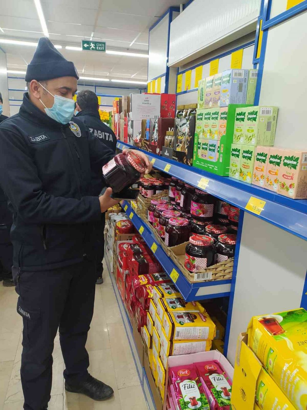 Osmaneli İlçe Belediyesi Zabıta Müdürlüğü ekipleri denetim için sahada