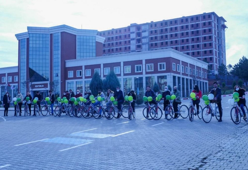 Şeyh Edebali Üniversitesinde bisiklet sürme etkinliği gerçekleştirildi