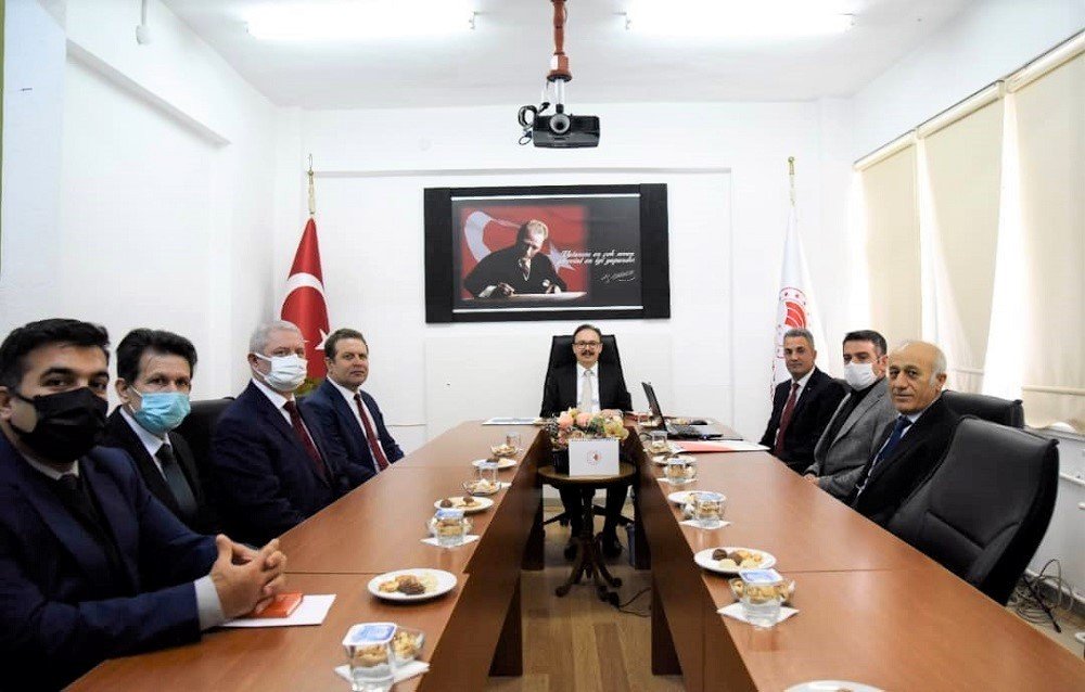 Vali Kızılkaya’dan başarılı personele teşekkür belgesi