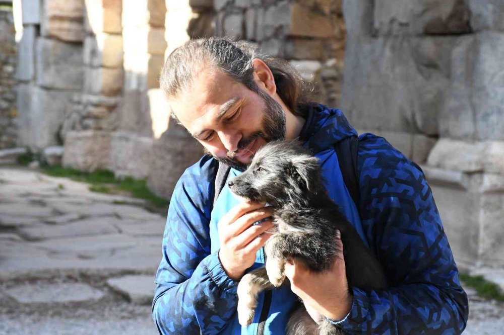 296 gündür yürüyen sanatçı İznik’te