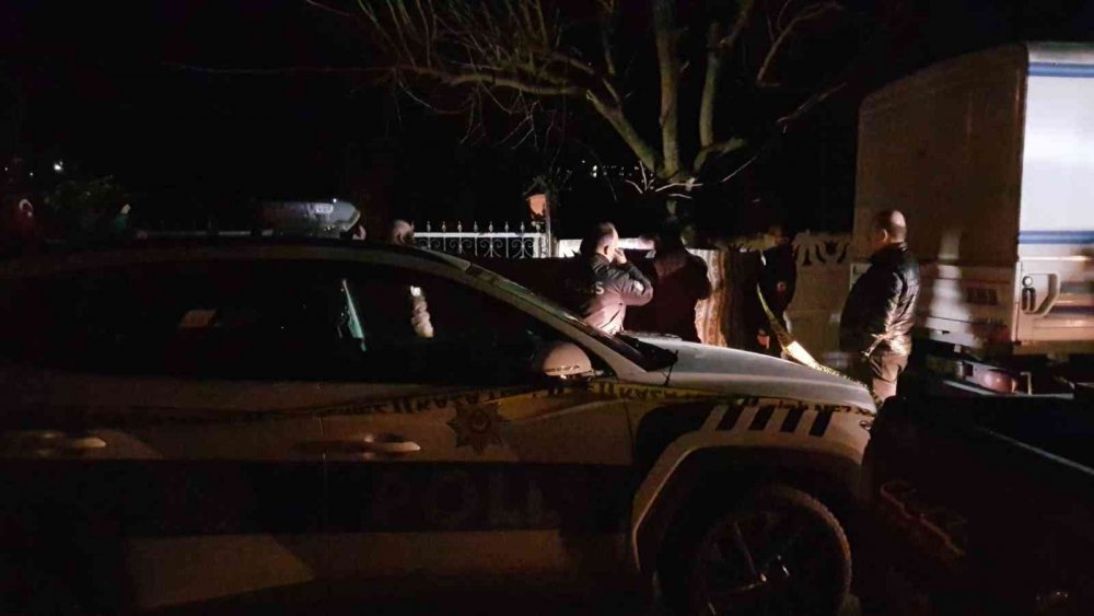 70 yaşındaki emekli asker evinin bahçesinde ölü bulundu