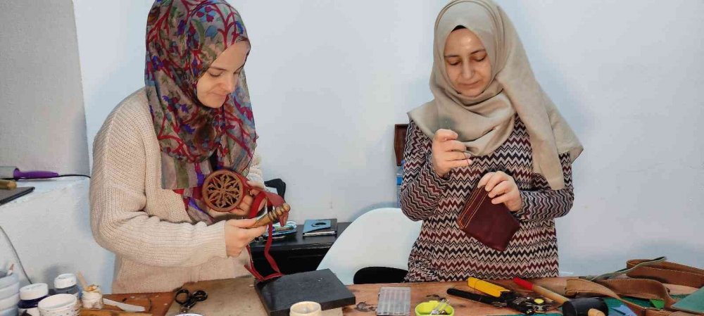 Abla kardeş can sıkıntısından başladı, şimdi yurt dışına ihraç ediyor