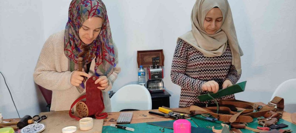 Abla kardeş can sıkıntısından başladı, şimdi yurt dışına ihraç ediyor