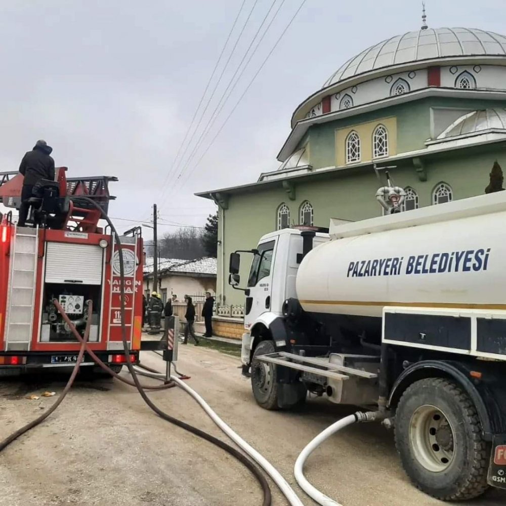 Metruk binada yangın çıktı