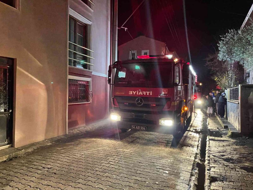 Alevlere teslim olan ahşap ev kullanılamaz hale geldi