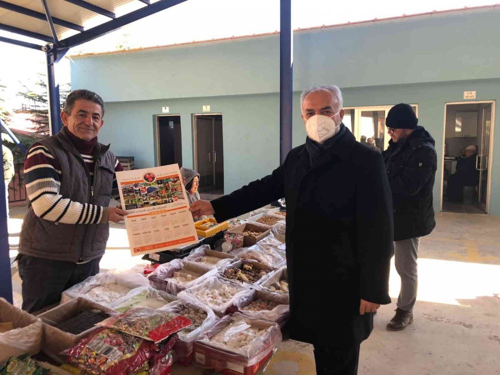 Esnafın öneri ve taleplerine kulak verdi