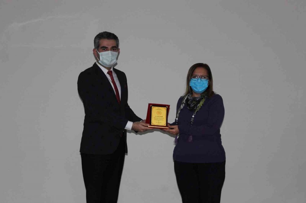 Emekli olan 12 personele plaket töreni yapıldı