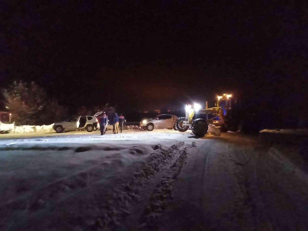 1150 rakımlı Ahı Dağı’nda karla mücadele