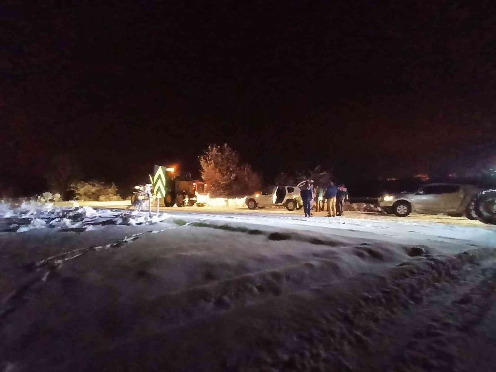 1150 rakımlı Ahı Dağı’nda karla mücadele