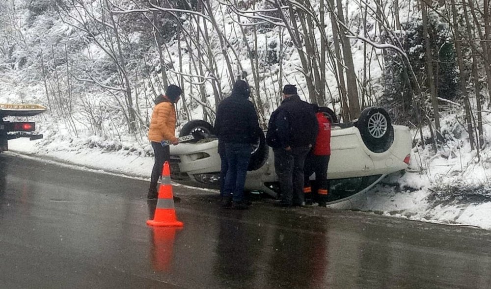 Otomobil takla attı