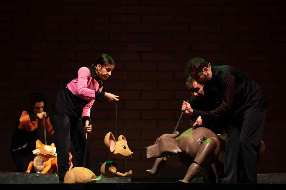 Karneler tiyatro biletine dönüştü