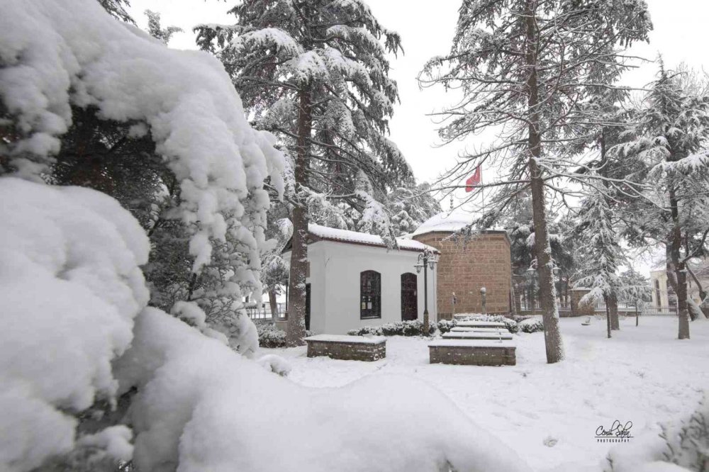 ’Kubbelerin fotoğraf sanatçısı’ olarak bilinen Cemil Şahin Bilecik’e geldi
