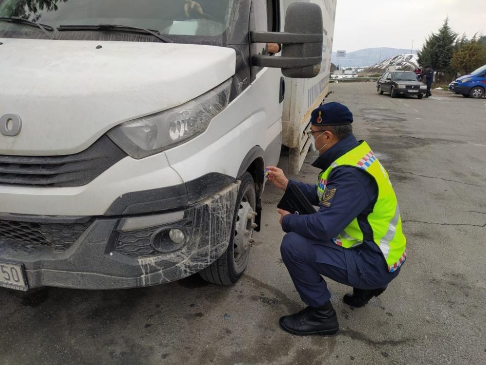 Jandarmadan kış lastiği denetimi