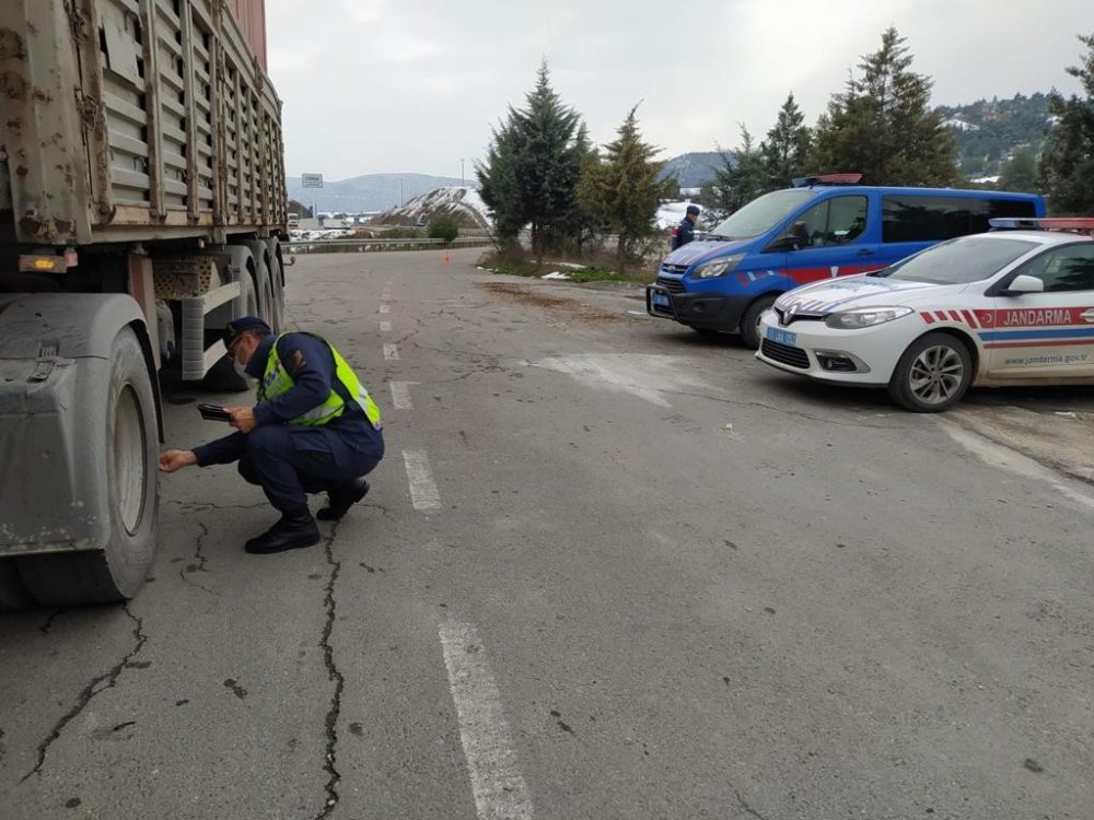 Jandarmadan kış lastiği denetimi