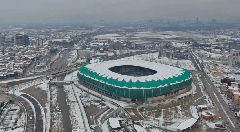 Nilüfer deresi buz tuttu