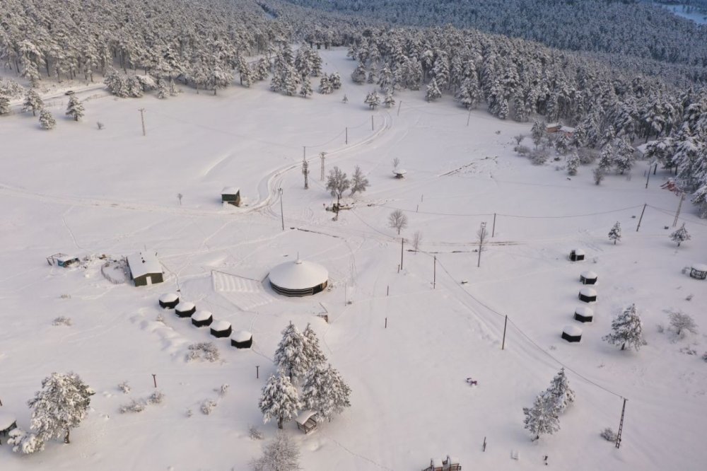 Karla beyaza bürünen Görecik Yaylası havadan görüntülendi