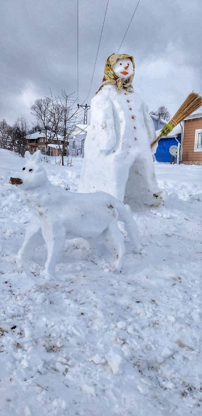 Kardan çizgi film karakteri Şukufe teyze ve köpeğini yaptılar
