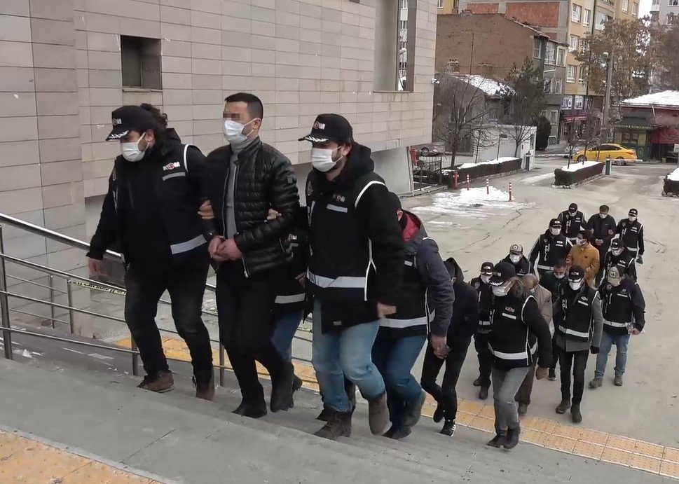 Silah satıcılarına özel harekât operasyonu