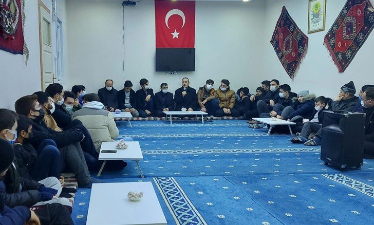 Bozüyük’te din görevlileri gençlerle buluşuyor