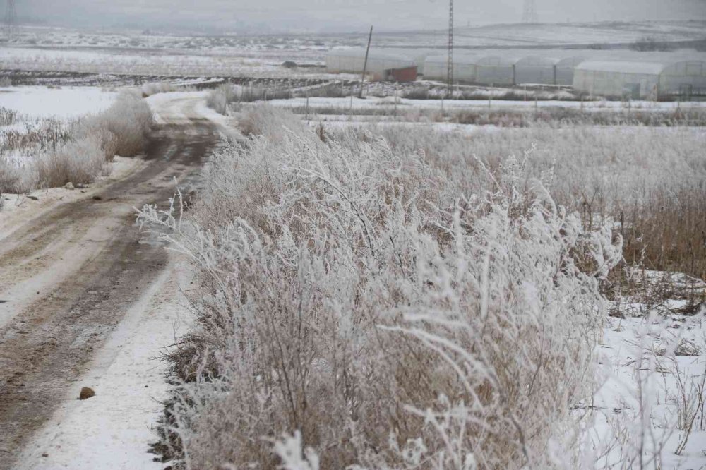 Eskişehir kırsalı adeta buz kesti