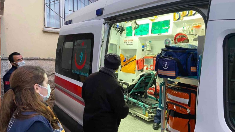 Kaymakam Şahin, nöbet tutan sağlık çalışanları ziyaret etti