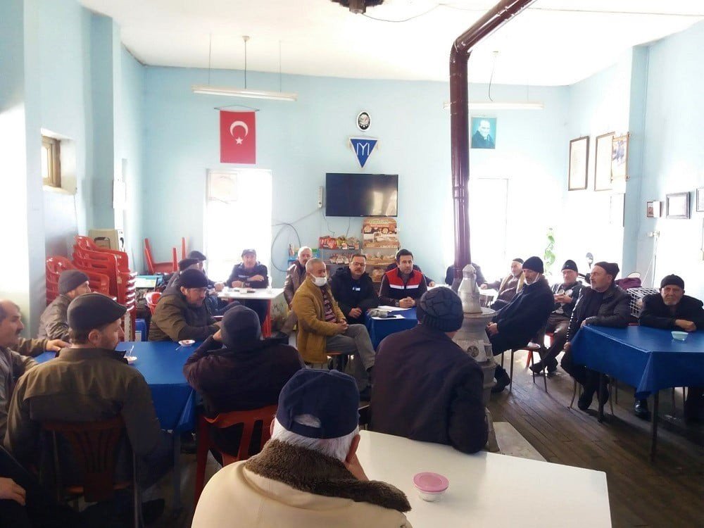 Köy köy dolaşarak Bakanlık destekli projeler anlatılıyor