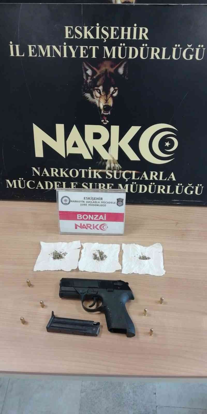 Torbacı operasyonunda 3 gözaltı