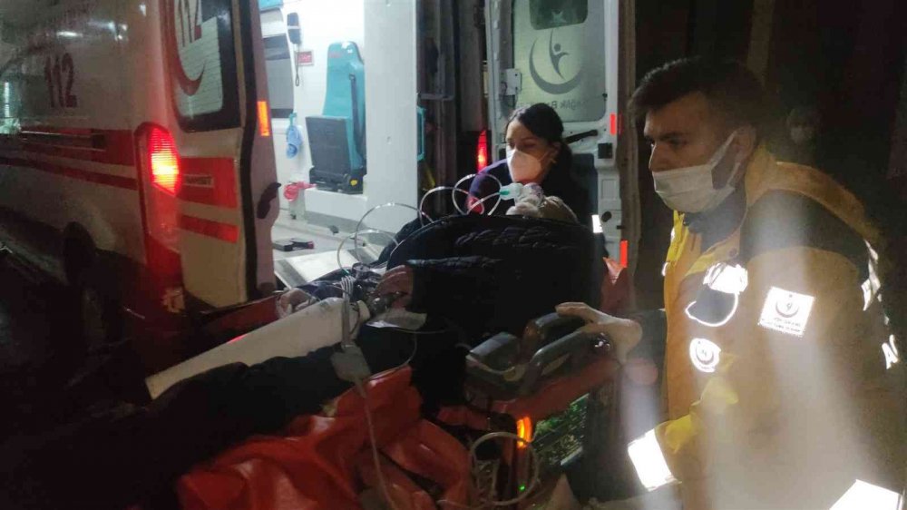 Tartıştığı babasını defalarca bıçaklayarak öldürdü