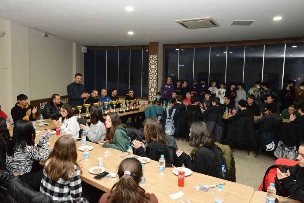 Basketbol Şampiyonası’nda ’10 Takım 10 Kupa’