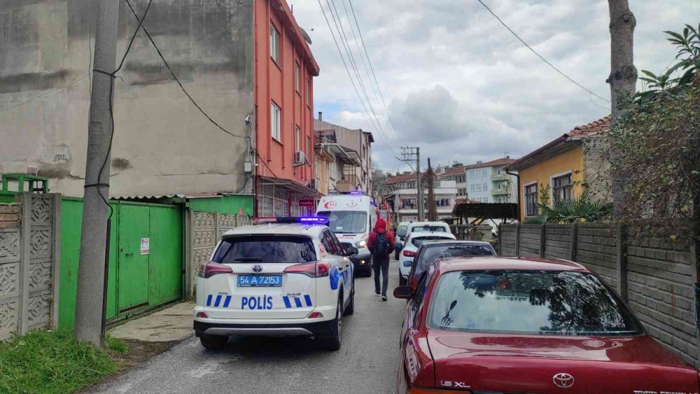 Haber alınamayan yaşlı adam evde uyurken bulundu