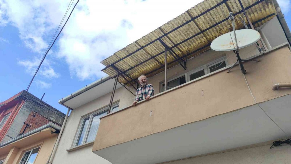 Haber alınamayan yaşlı adam evde uyurken bulundu