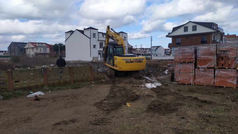 Sakarya’da inşaat halindeki bina çöktü