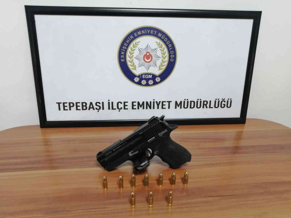 İki ayrı olayda tabanca ve pompalı tüfek ele geçirildi