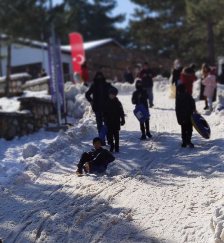 5 bin kişi Kızak Şenliği’nde bir araya geldi