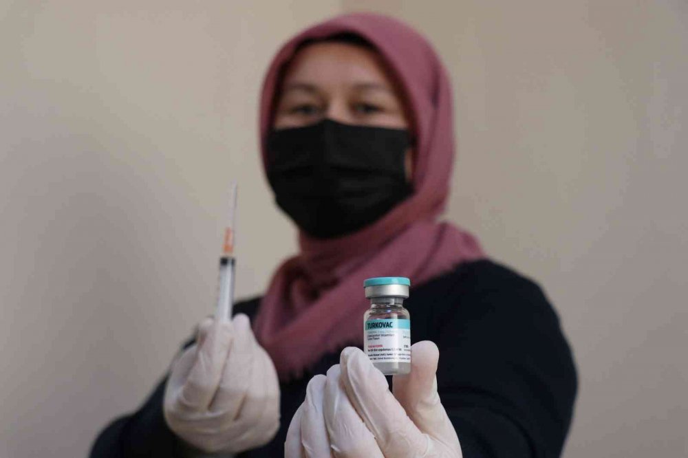 Yerli aşı, Sakarya’da vatandaşlara yapılmaya başlandı