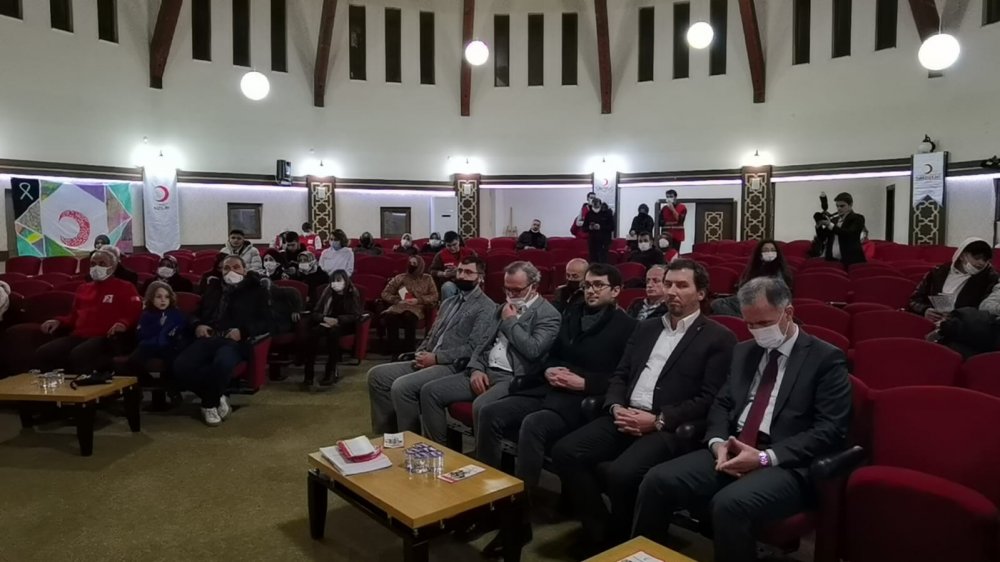 Tıp fakültesi öğrencisi hem kendine, hem de yaşlı kadına hayat oldu