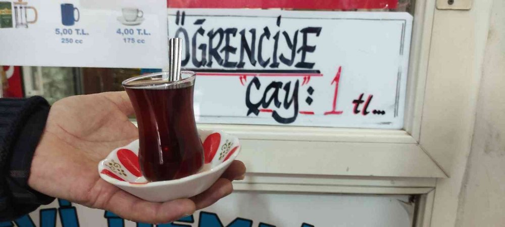 Çaycıdan örnek davranış