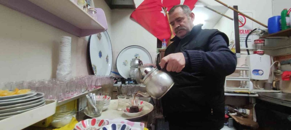 Çaycıdan örnek davranış