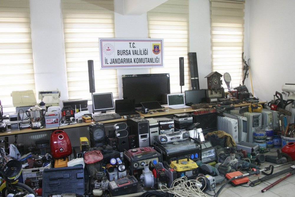 JASAT dedektifleri 50 olayın faili suç örgütünü çökertti