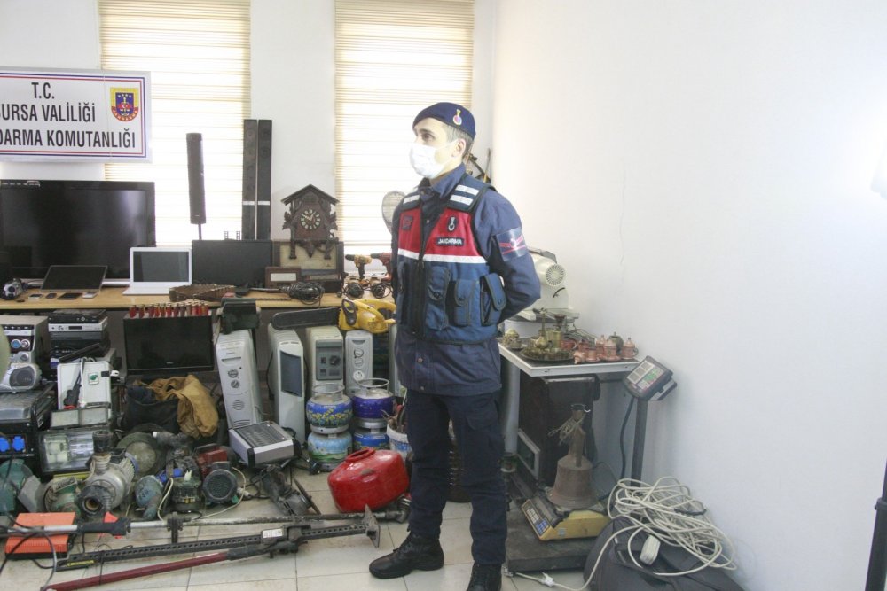 JASAT dedektifleri 50 olayın faili suç örgütünü çökertti