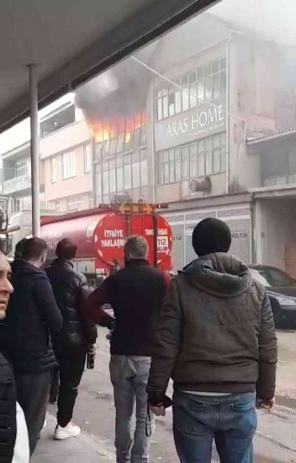 Koltuk atölyesi alev alev yandı